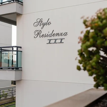 Luxurious Lido-sun Island X1v Apt.free Parking Apartment Funchal (Madeira)